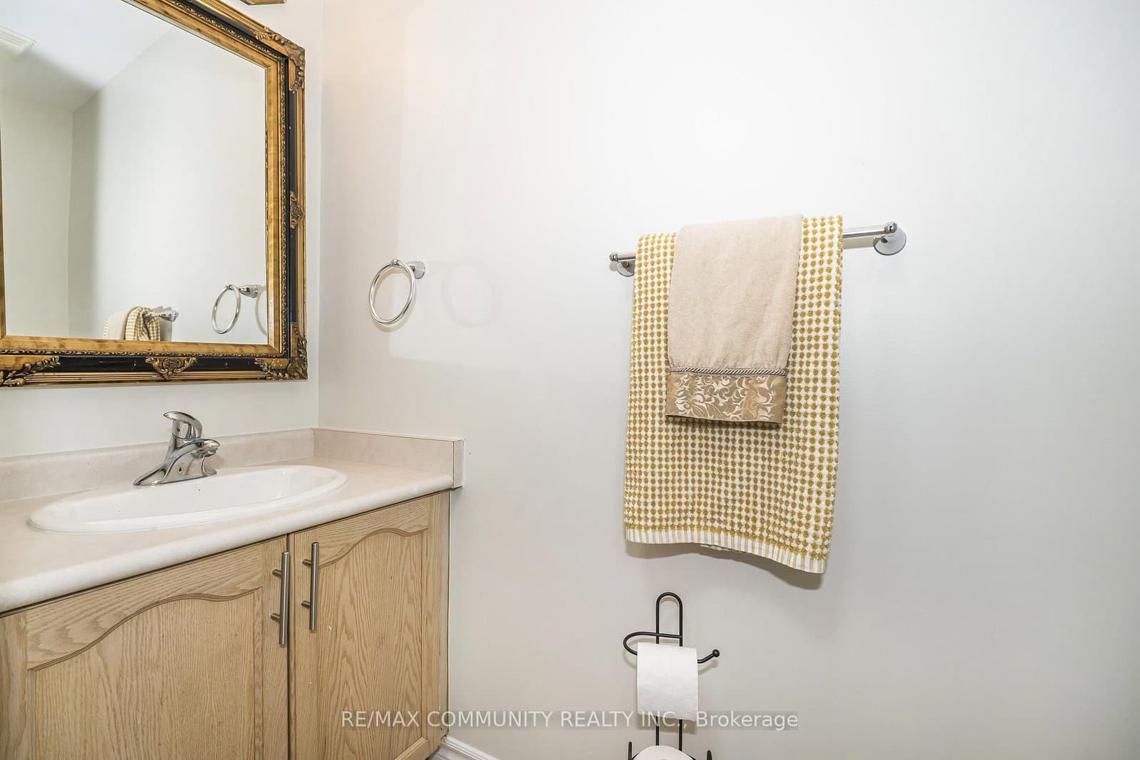 1597 Avonmore Square thumbnail 5