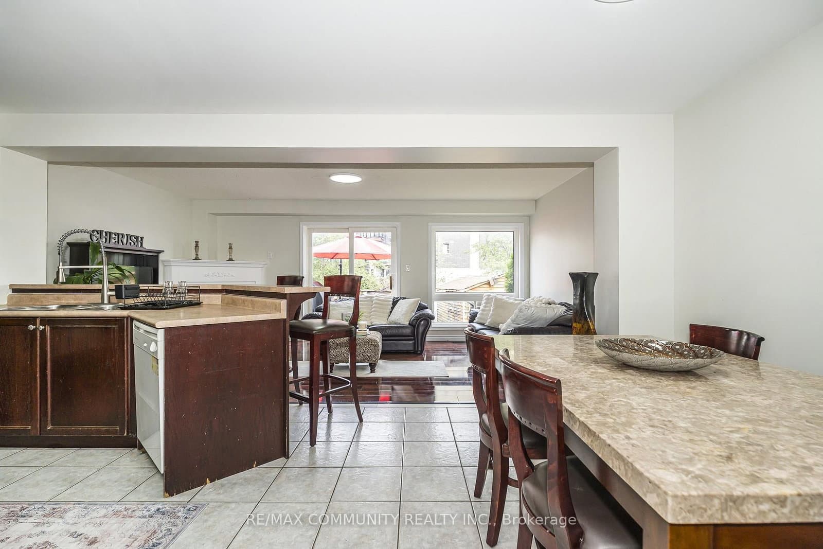 1597 Avonmore Square thumbnail 6