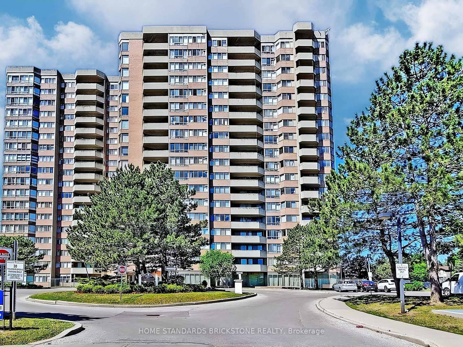 30 Thunder Grove, Unit 1705 thumbnail 2