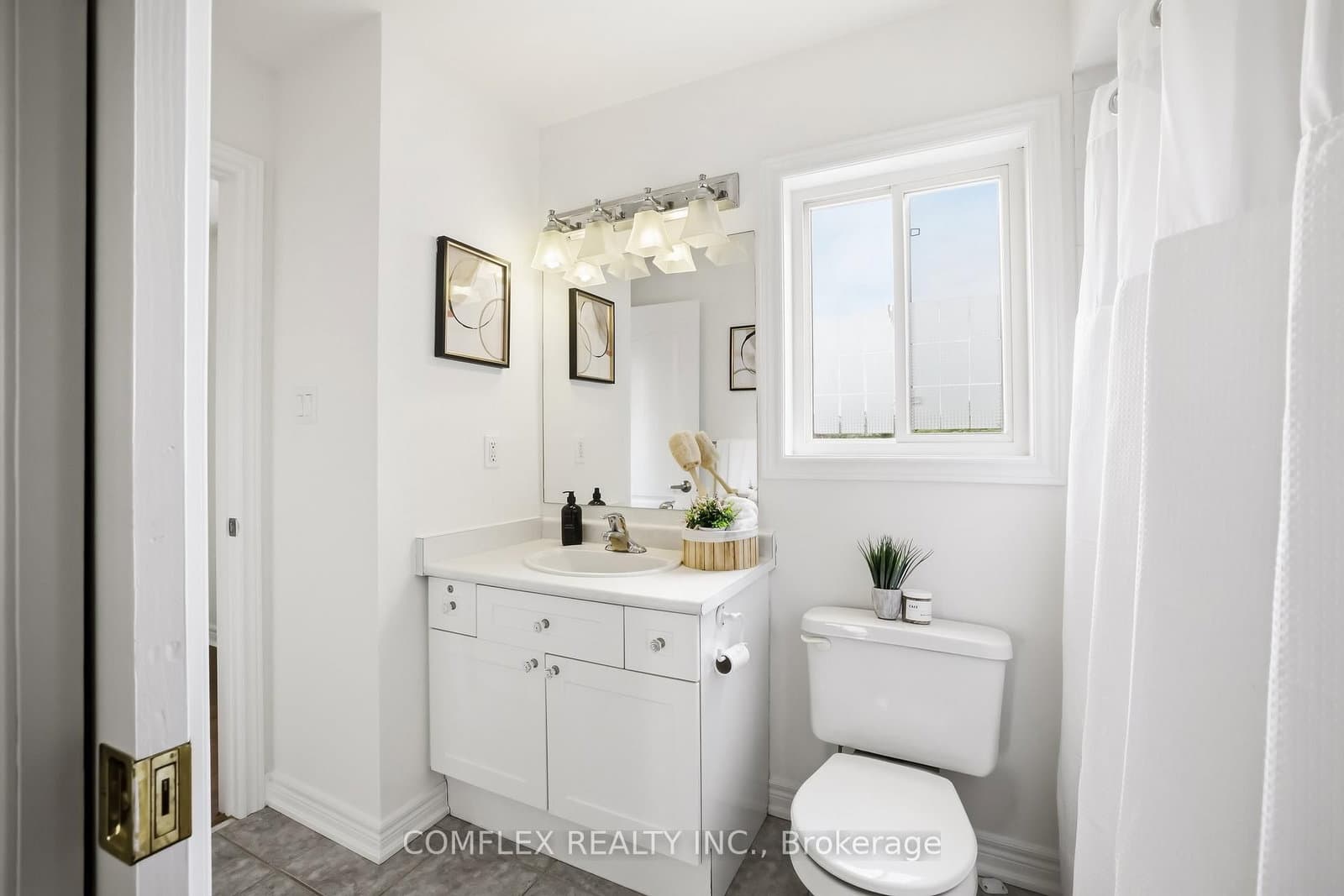 2 Armitage Crescent thumbnail 25