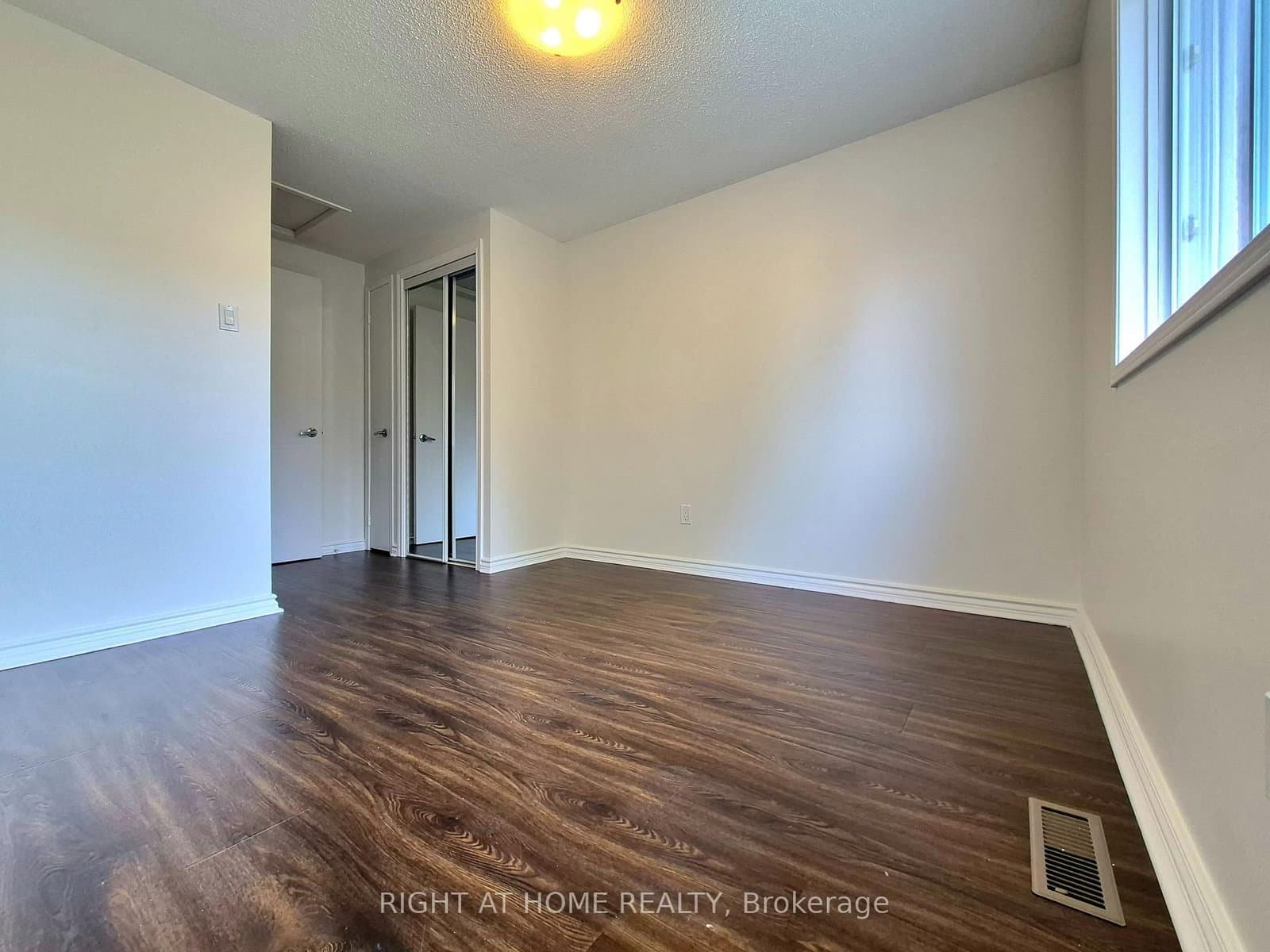 21 Mccullock Crescent thumbnail 25