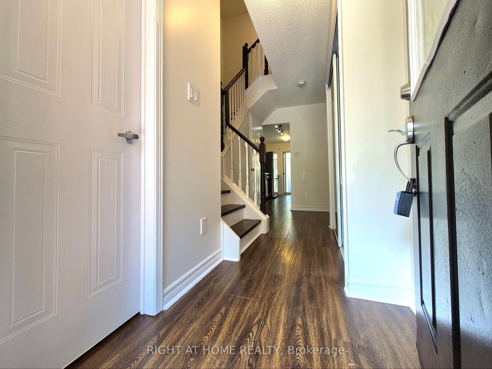 21 Mccullock Crescent thumbnail 4