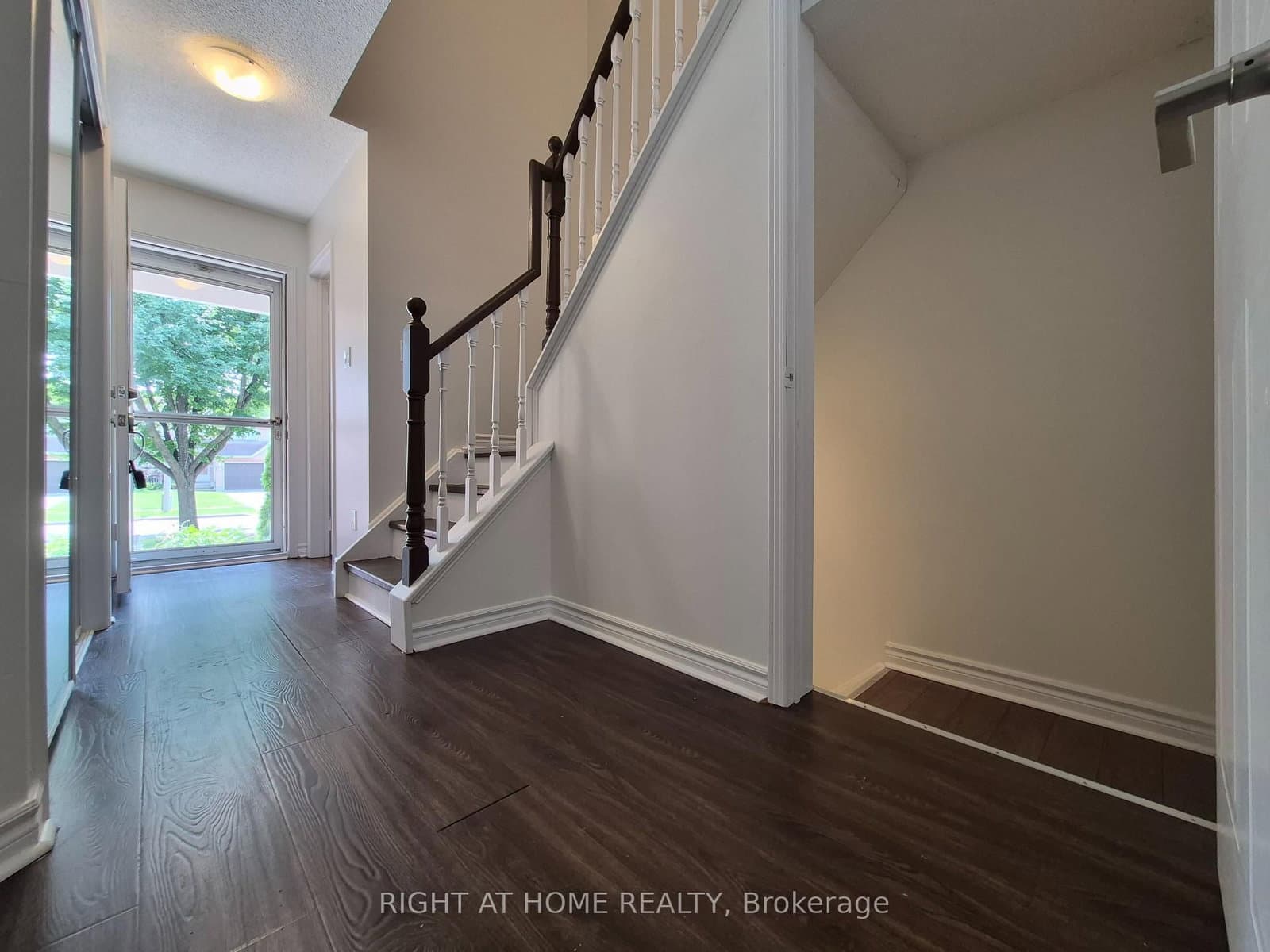 21 Mccullock Crescent thumbnail 5