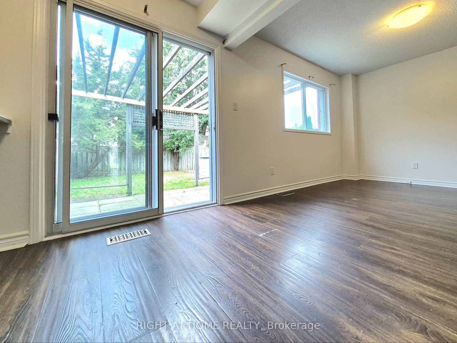 21 Mccullock Crescent thumbnail 9