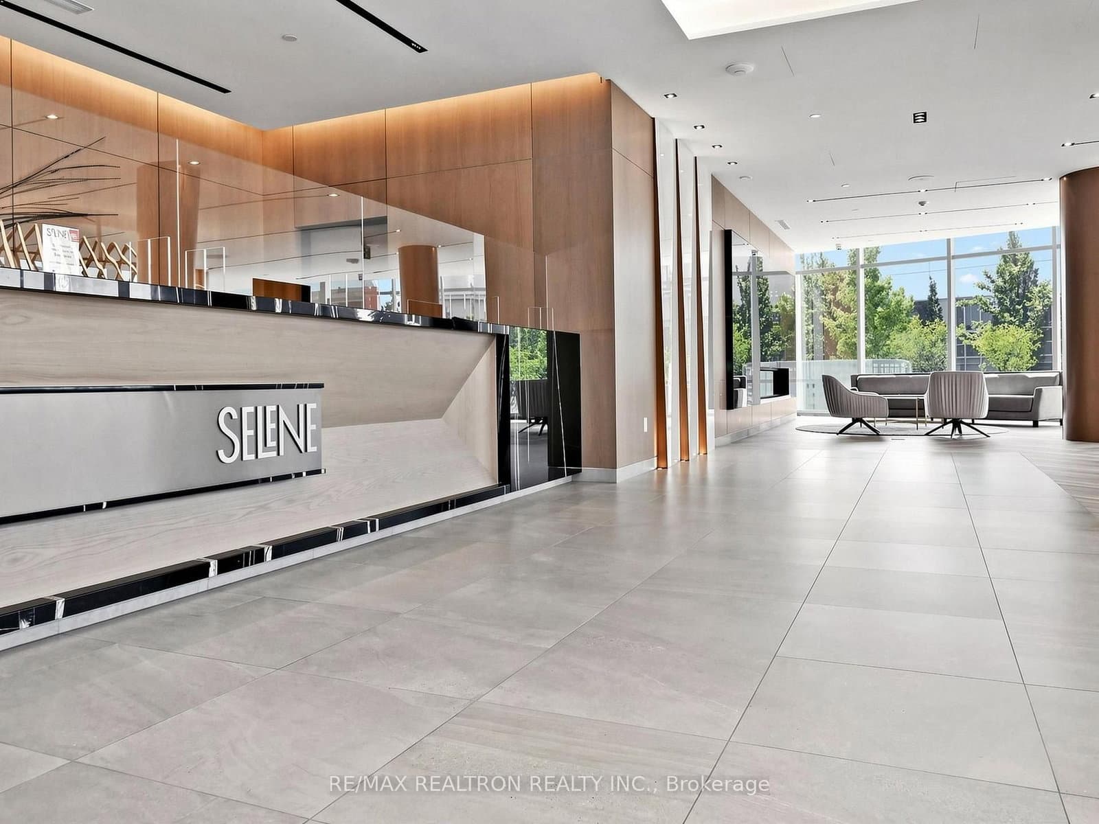 225 Village Green Square, Unit 2507 thumbnail 3
