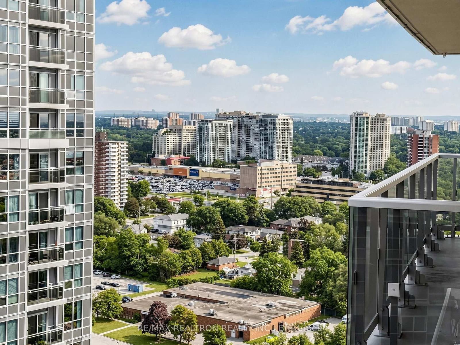225 Village Green Square, Unit 2507 thumbnail 31