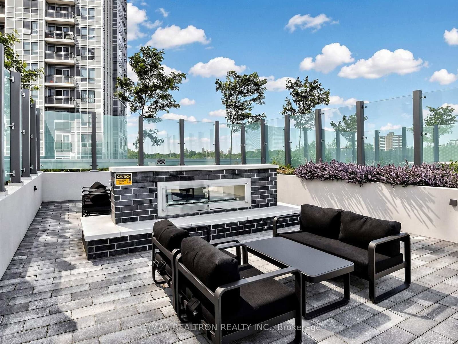 225 Village Green Square, Unit 2507 thumbnail 37