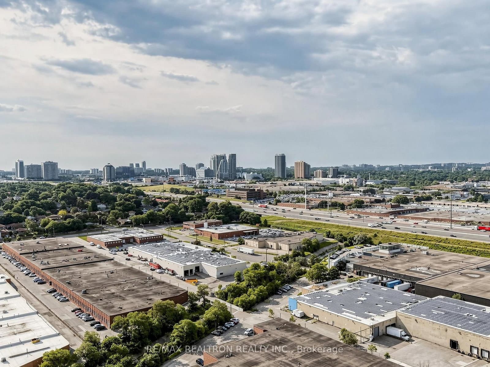 225 Village Green Square, Unit 2507 thumbnail 40