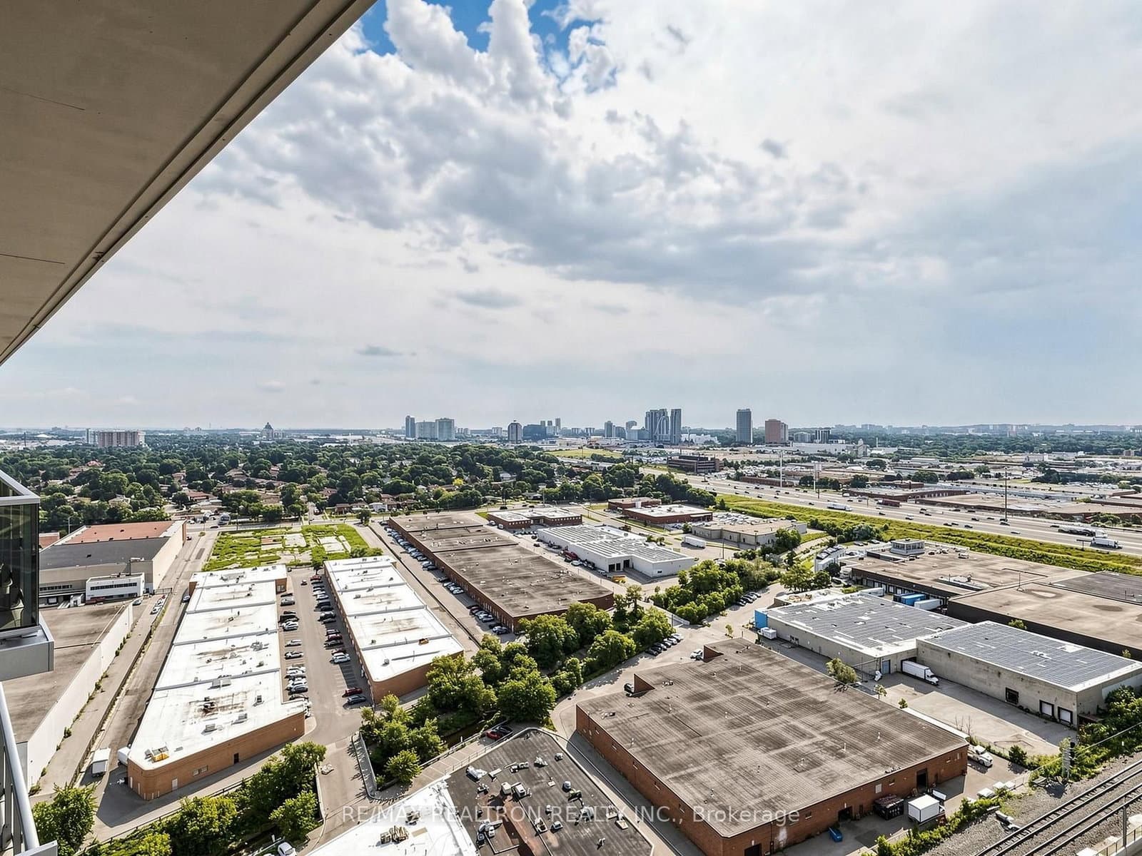225 Village Green Square, Unit 2507 thumbnail 41