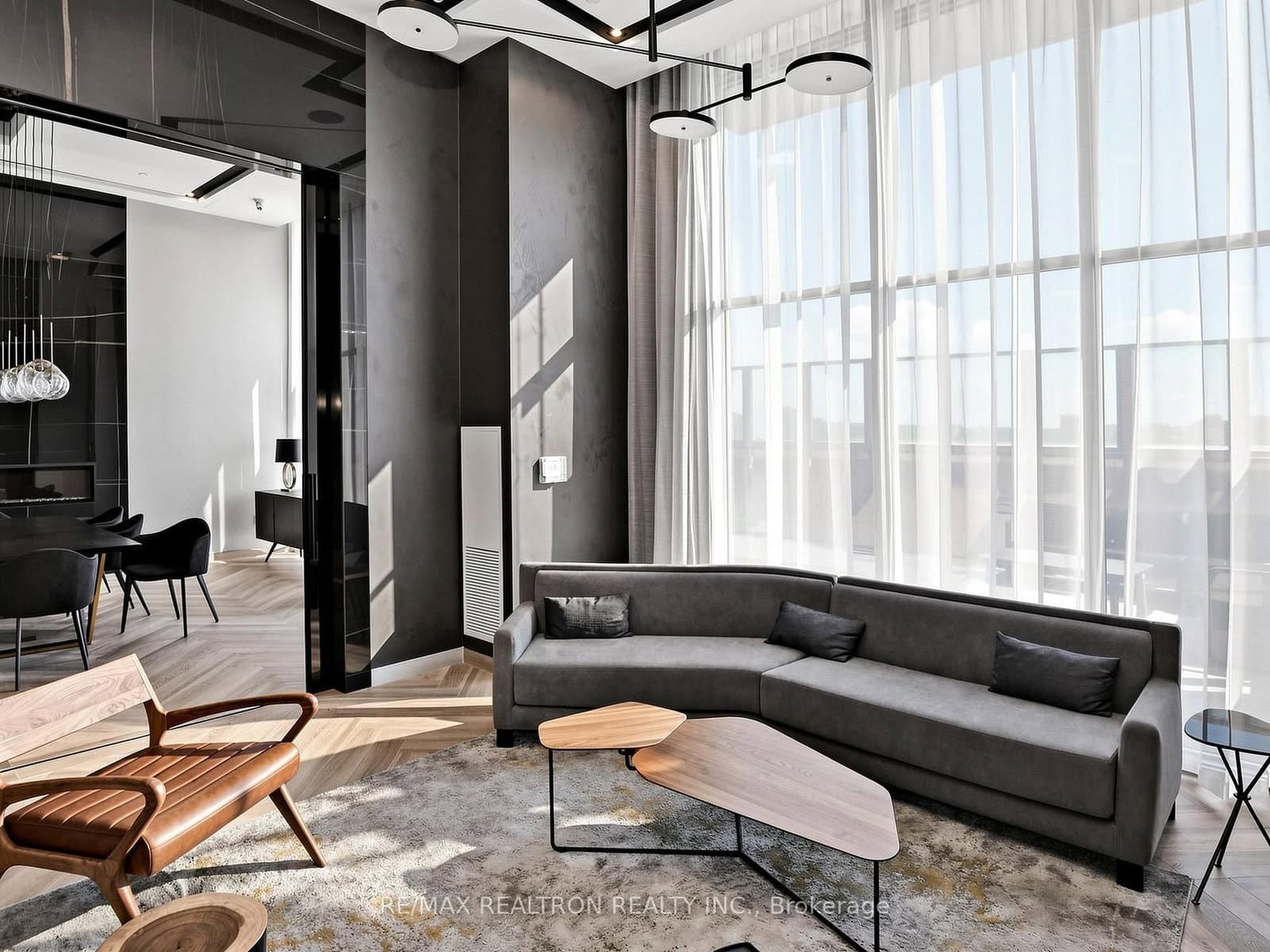 225 Village Green Square, Unit 2507 thumbnail 5