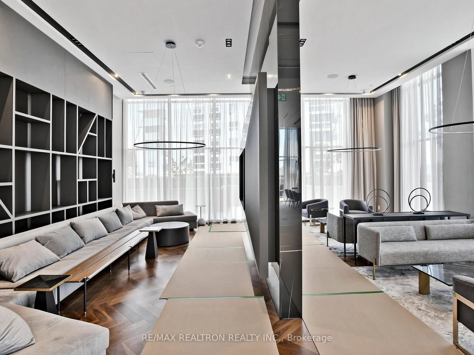 225 Village Green Square, Unit 2507 thumbnail 6
