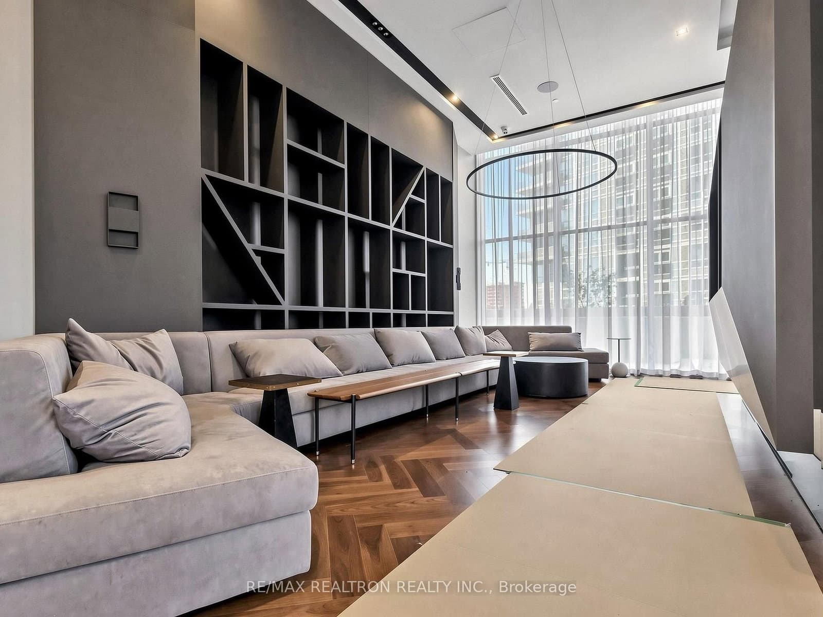 225 Village Green Square, Unit 2507 thumbnail 7