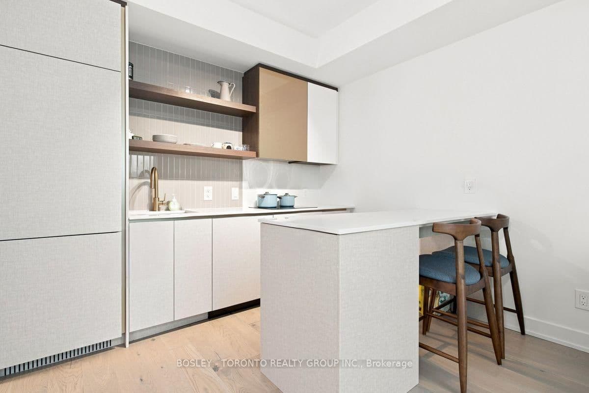 1285 Queen Street E, Unit 504 thumbnail 5