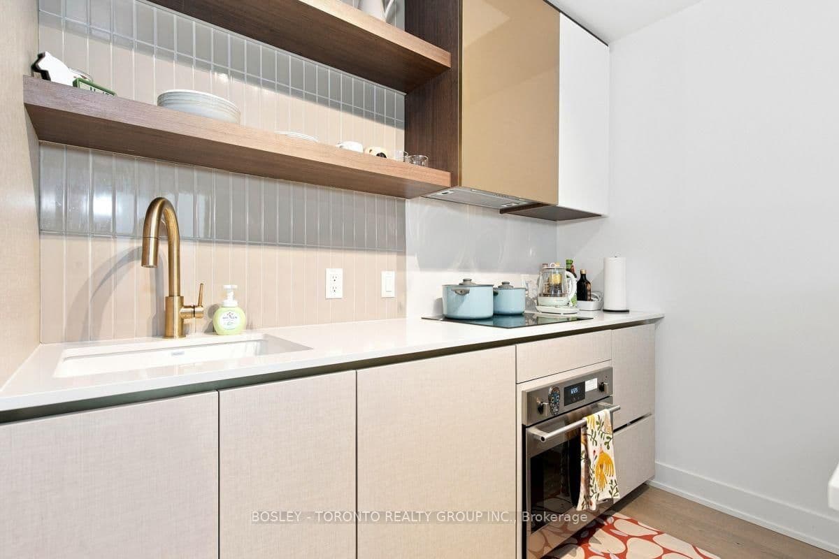 1285 Queen Street E, Unit 504 thumbnail 7