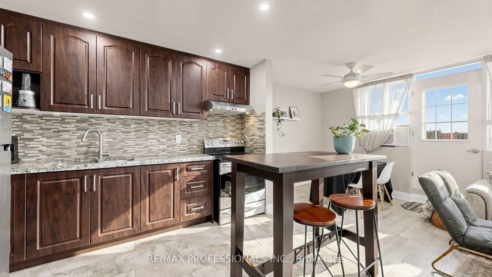 100 Dundalk Drive, Unit 809 thumbnail 2