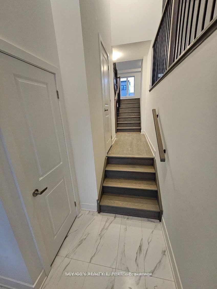 763 Stanstead Path thumbnail 3