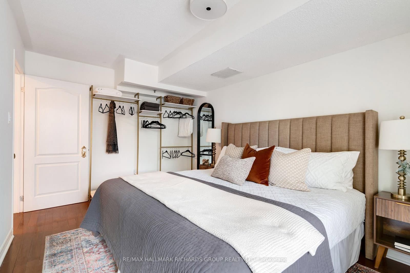 325 Kingston Road, Unit 101 thumbnail 15