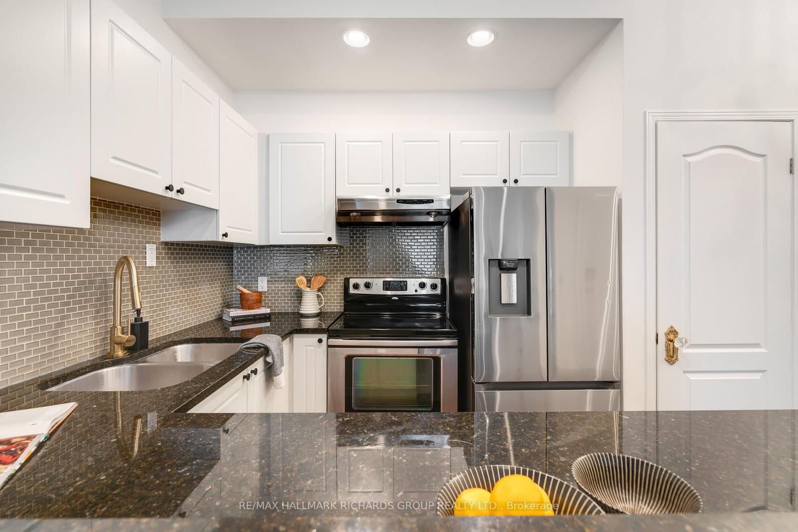 325 Kingston Road, Unit 101 thumbnail 5