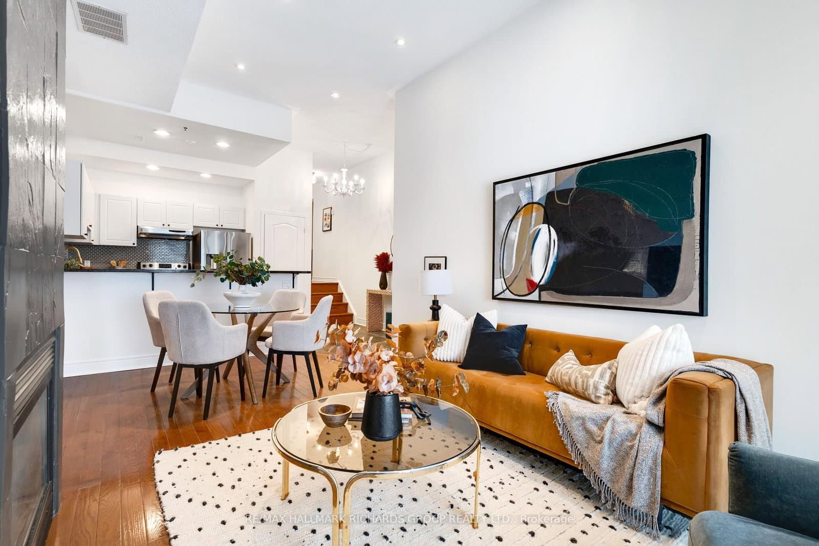 325 Kingston Road, Unit 101 thumbnail 9