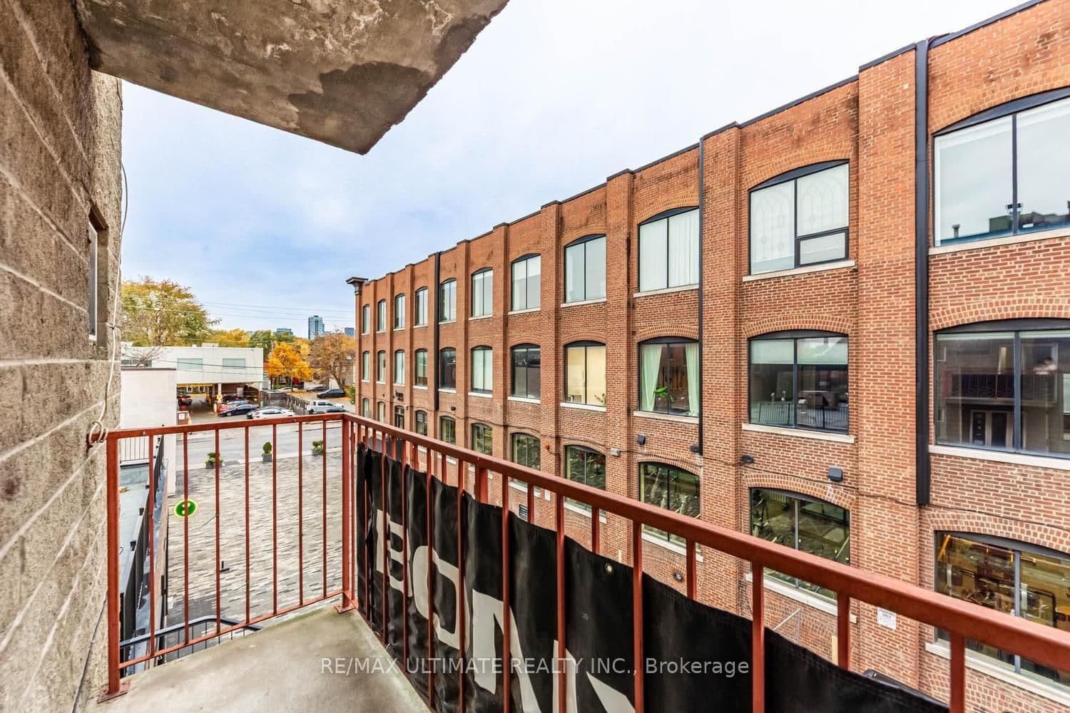 996 Queen Street E, Unit 5 thumbnail 4