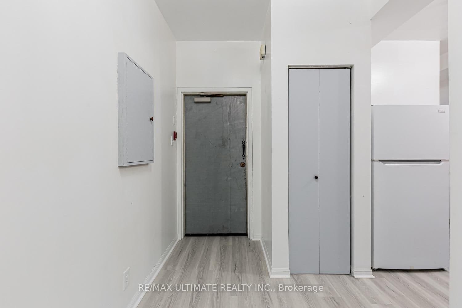 996 Queen Street E, Unit 5 thumbnail 6