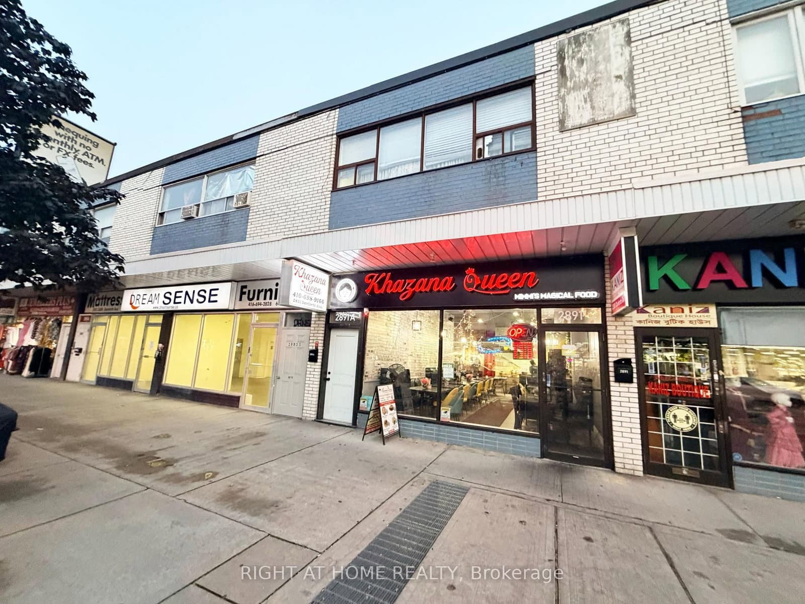 2891 Danforth Avenue thumbnail 3