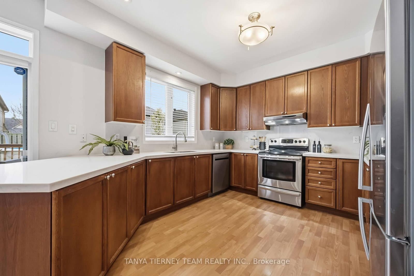 75 Robert Attersley Drive E thumbnail 15