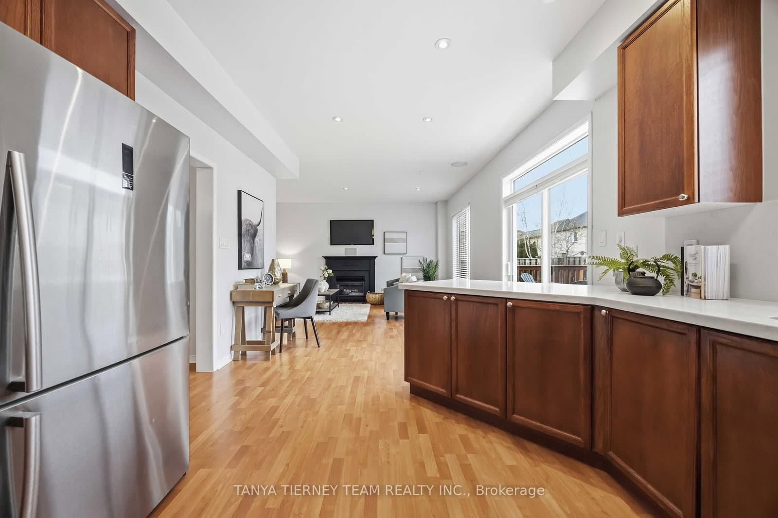 75 Robert Attersley Drive E thumbnail 19