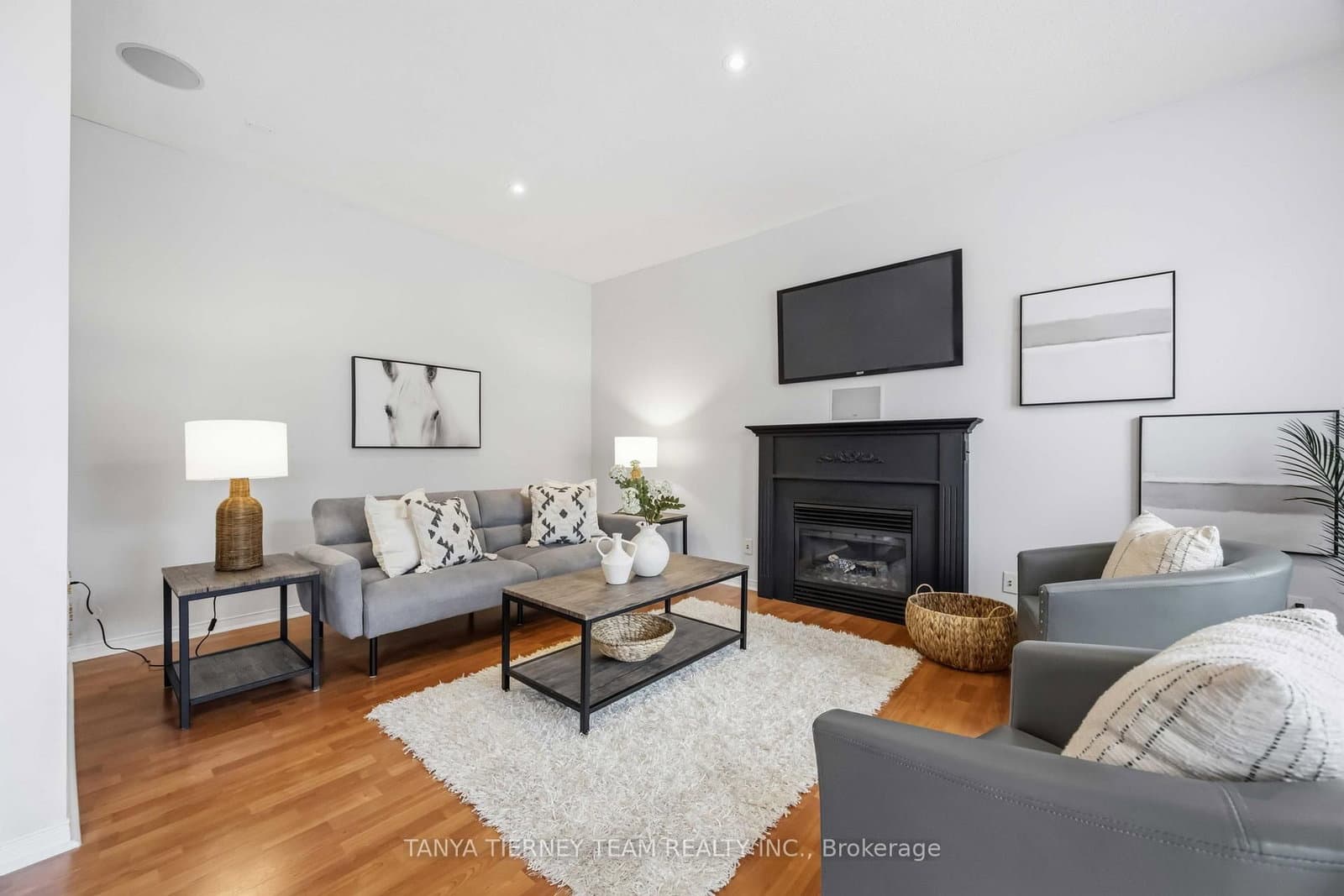 75 Robert Attersley Drive E thumbnail 24