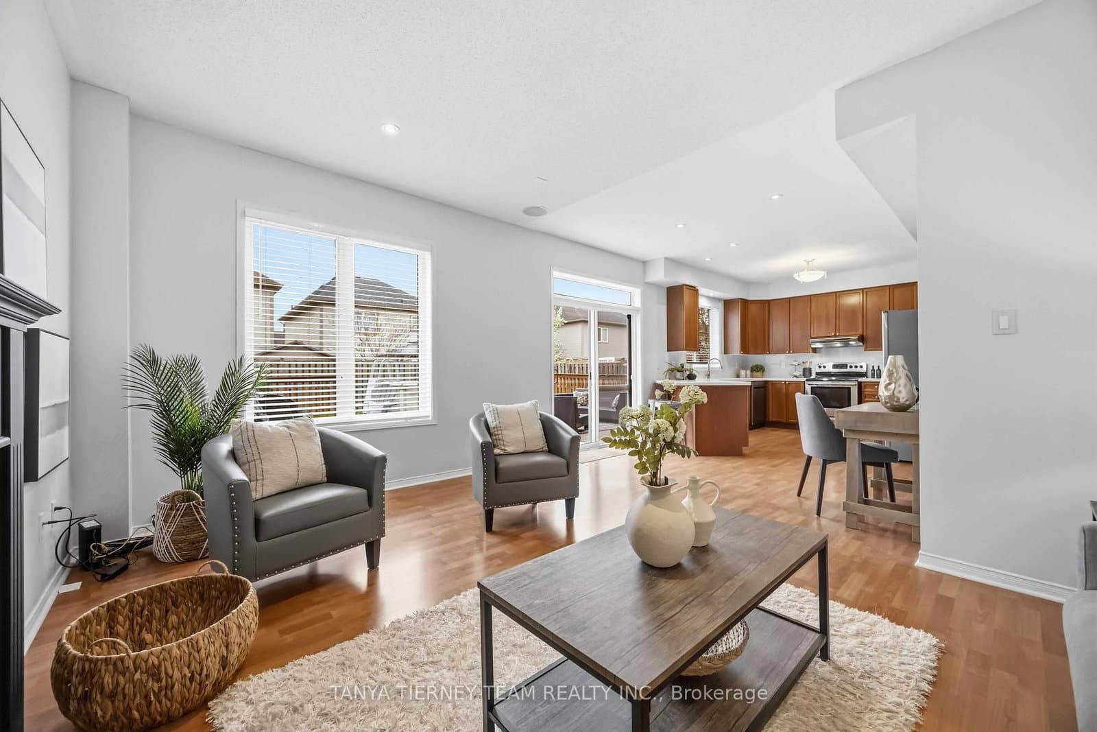 75 Robert Attersley Drive E thumbnail 27