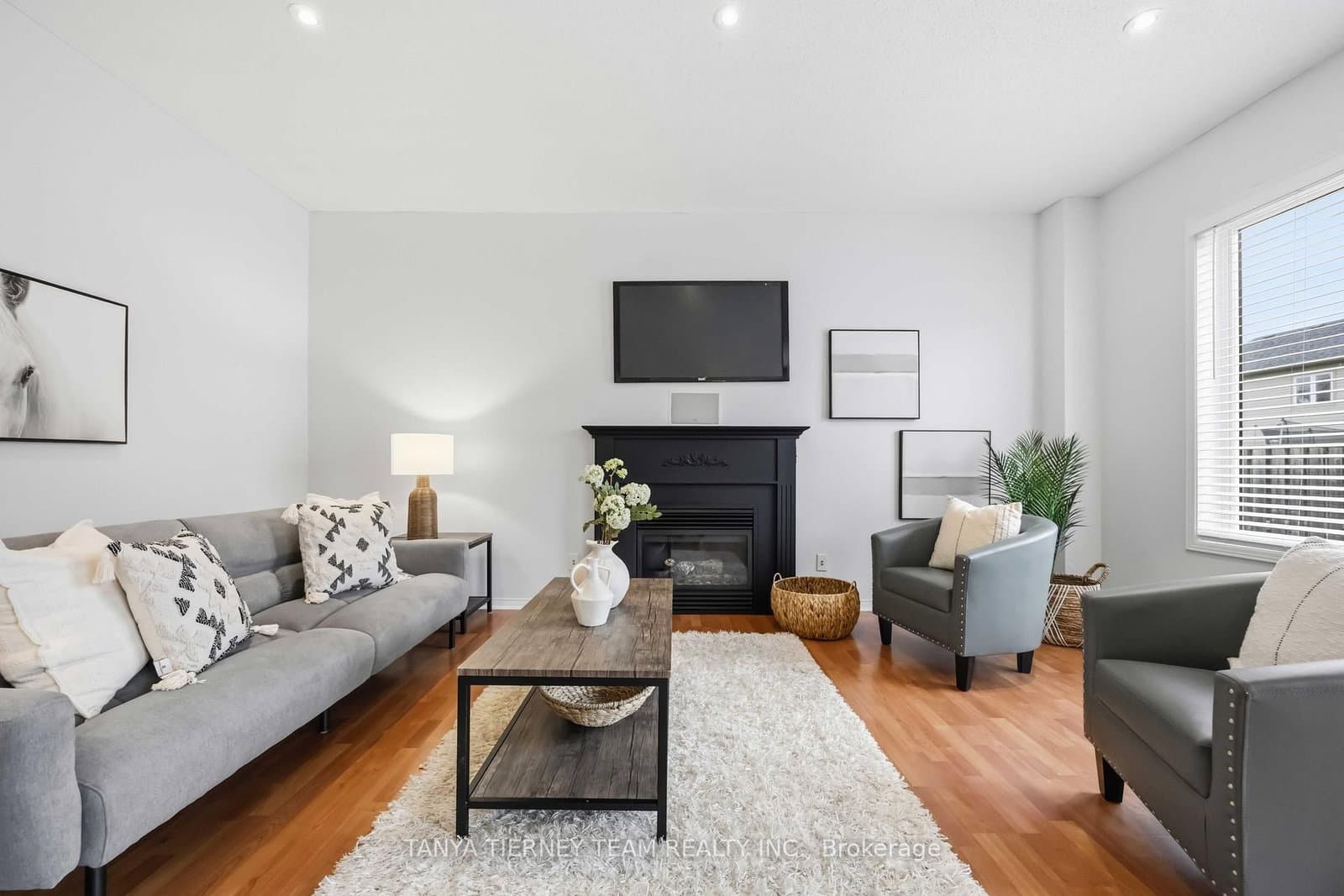 75 Robert Attersley Drive E thumbnail 28