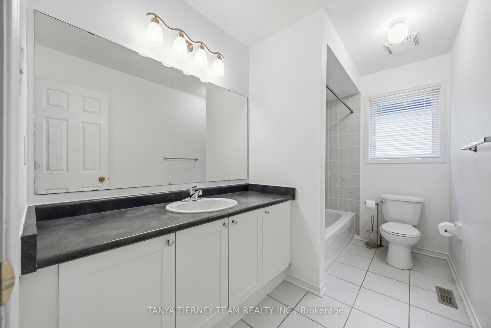 75 Robert Attersley Drive E thumbnail 37