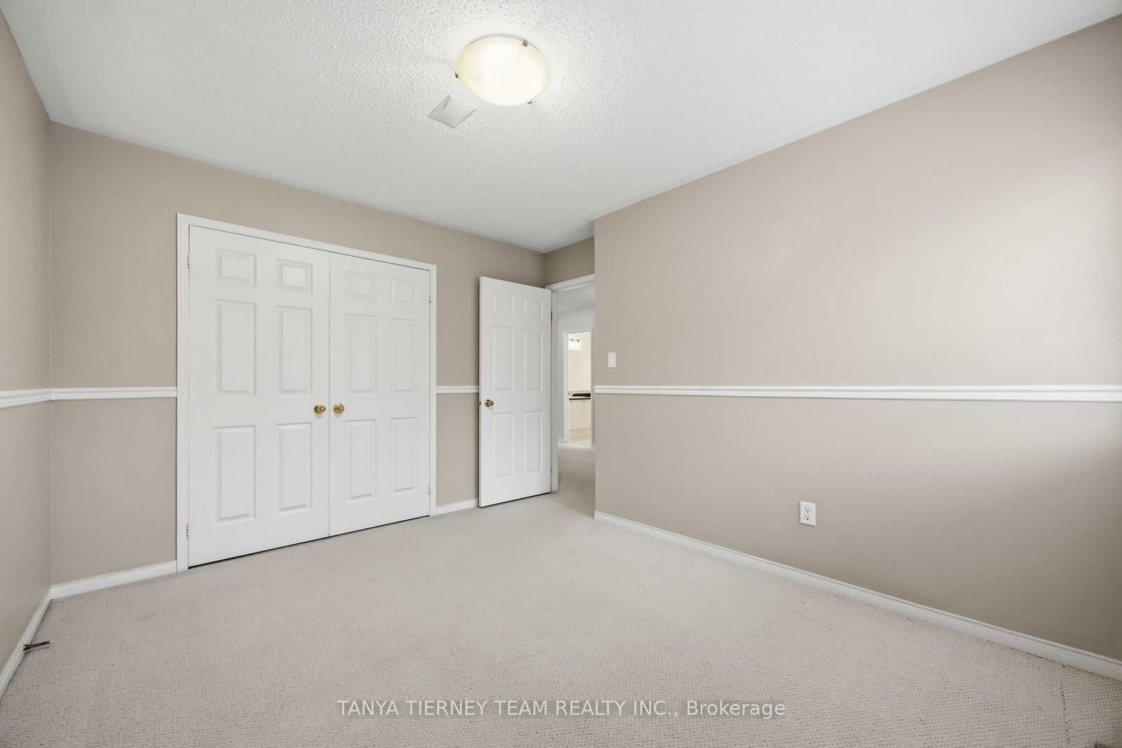 75 Robert Attersley Drive E thumbnail 40