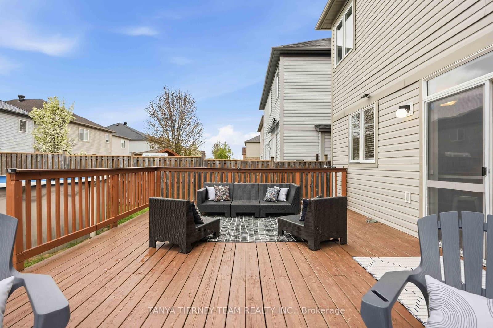 75 Robert Attersley Drive E thumbnail 45