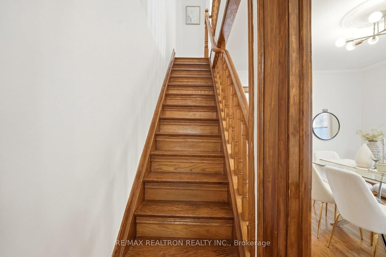 1056 Woodbine Avenue W thumbnail 17