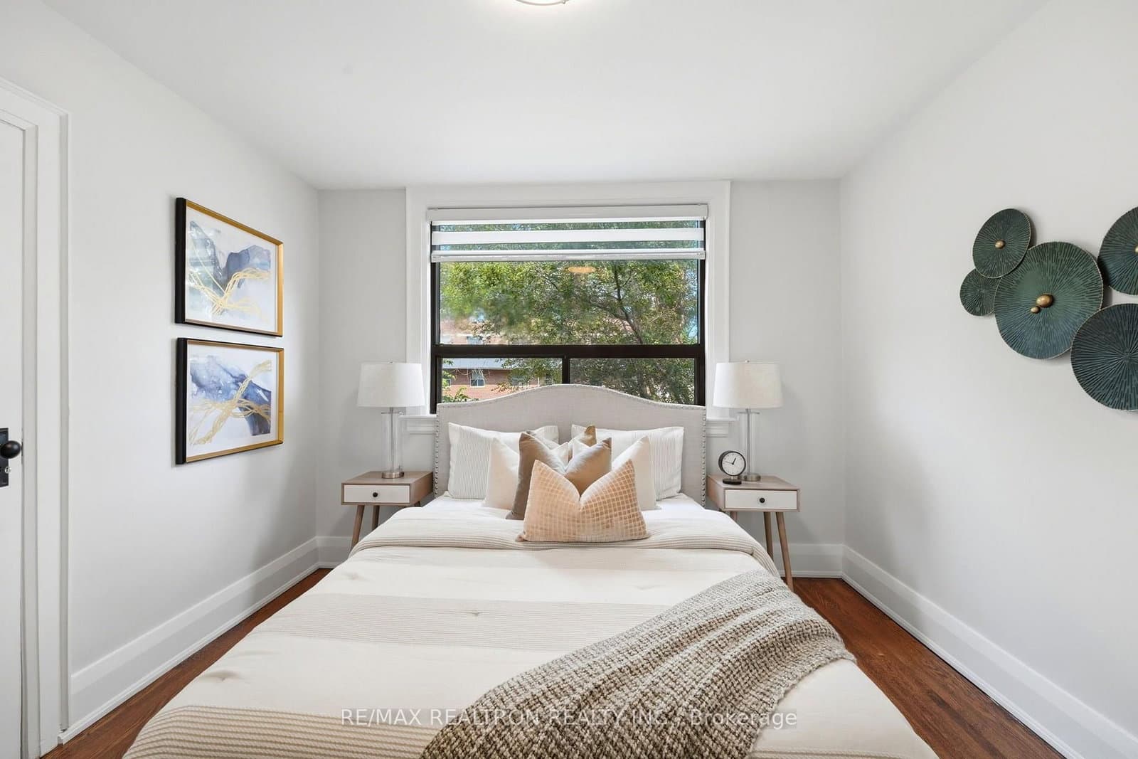 1056 Woodbine Avenue W thumbnail 20