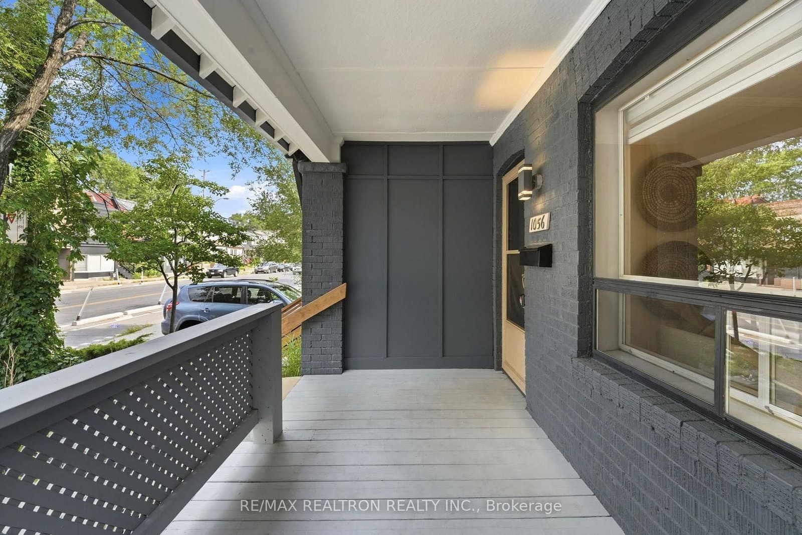 1056 Woodbine Avenue W thumbnail 3