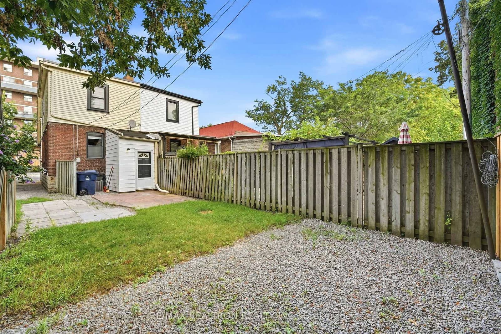 1056 Woodbine Avenue W thumbnail 40