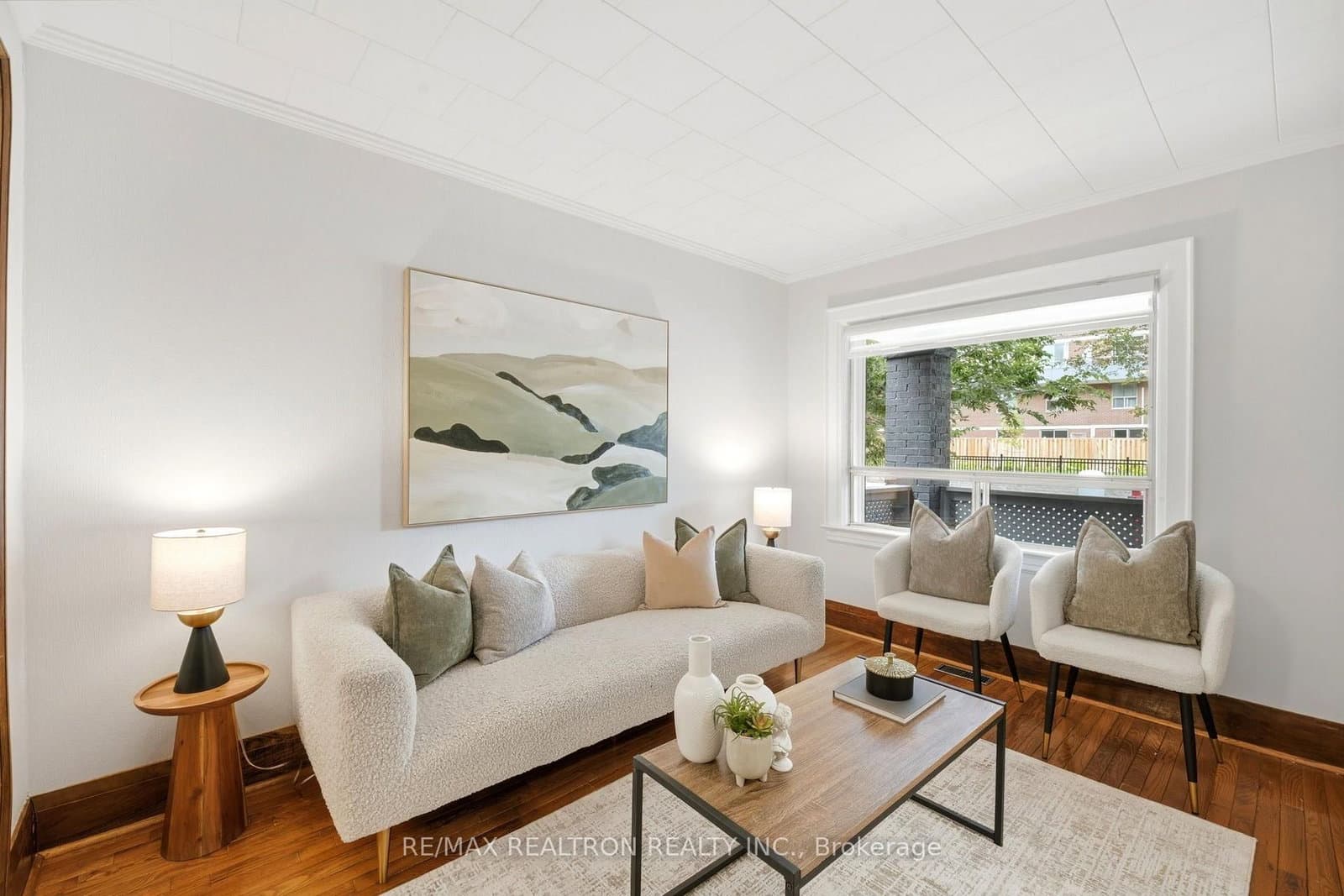 1056 Woodbine Avenue W thumbnail 5