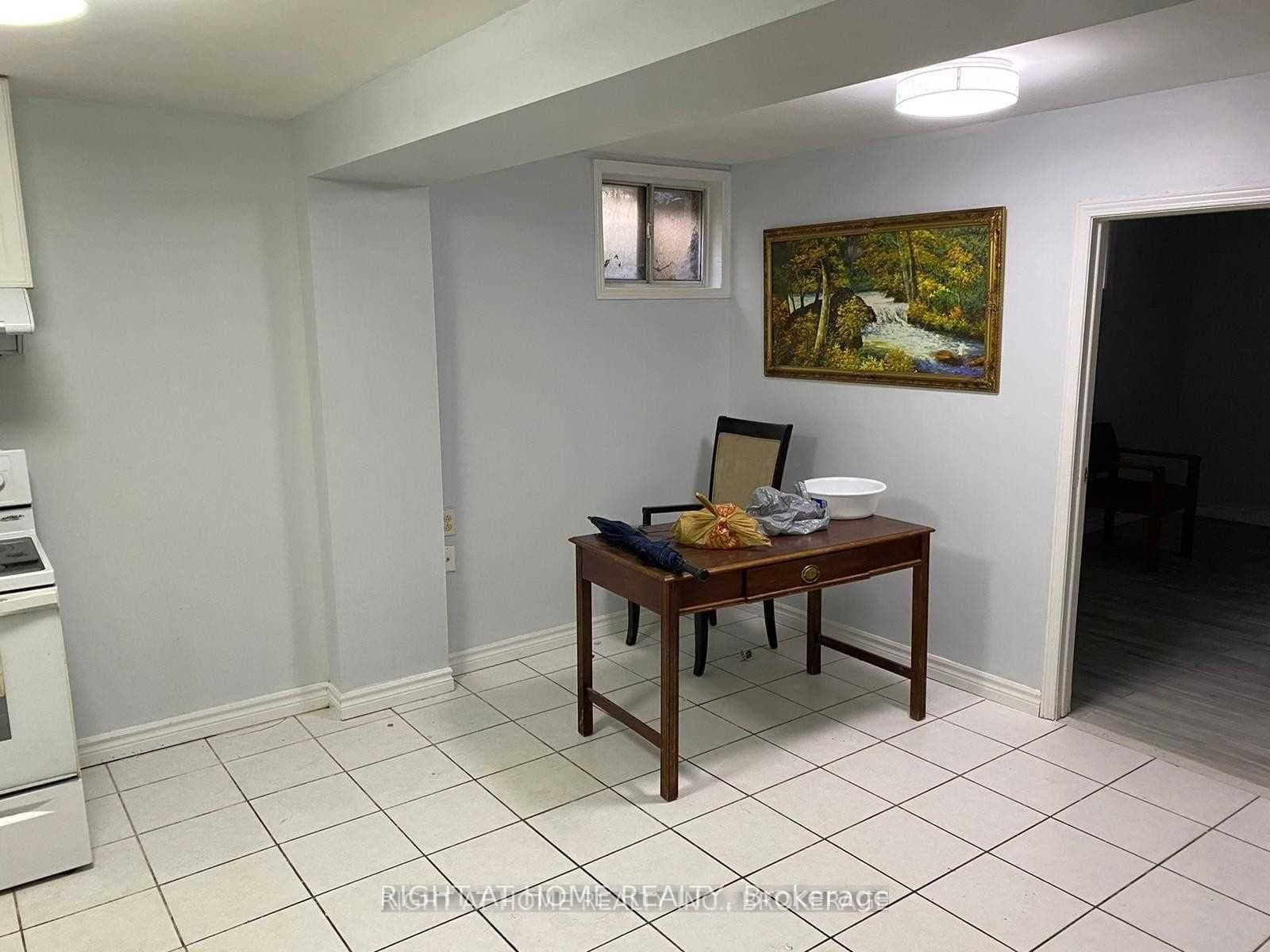 18 Big Red Avenue, Unit (Bsmt) thumbnail 3