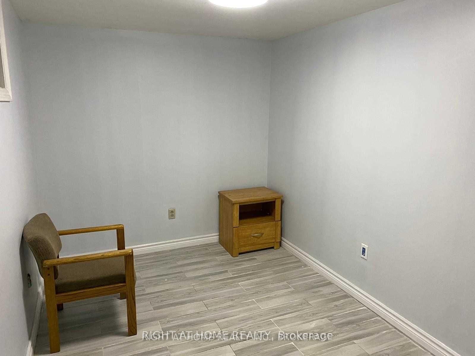 18 Big Red Avenue, Unit (Bsmt) thumbnail 4