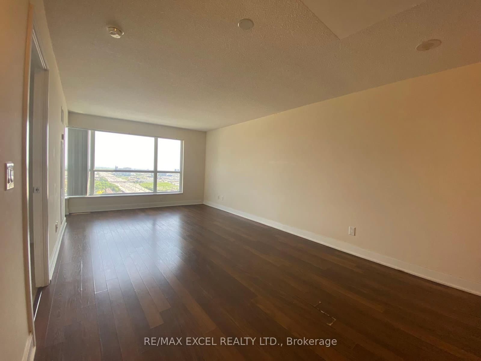 125 Village Green Square, Unit 3901 thumbnail 13
