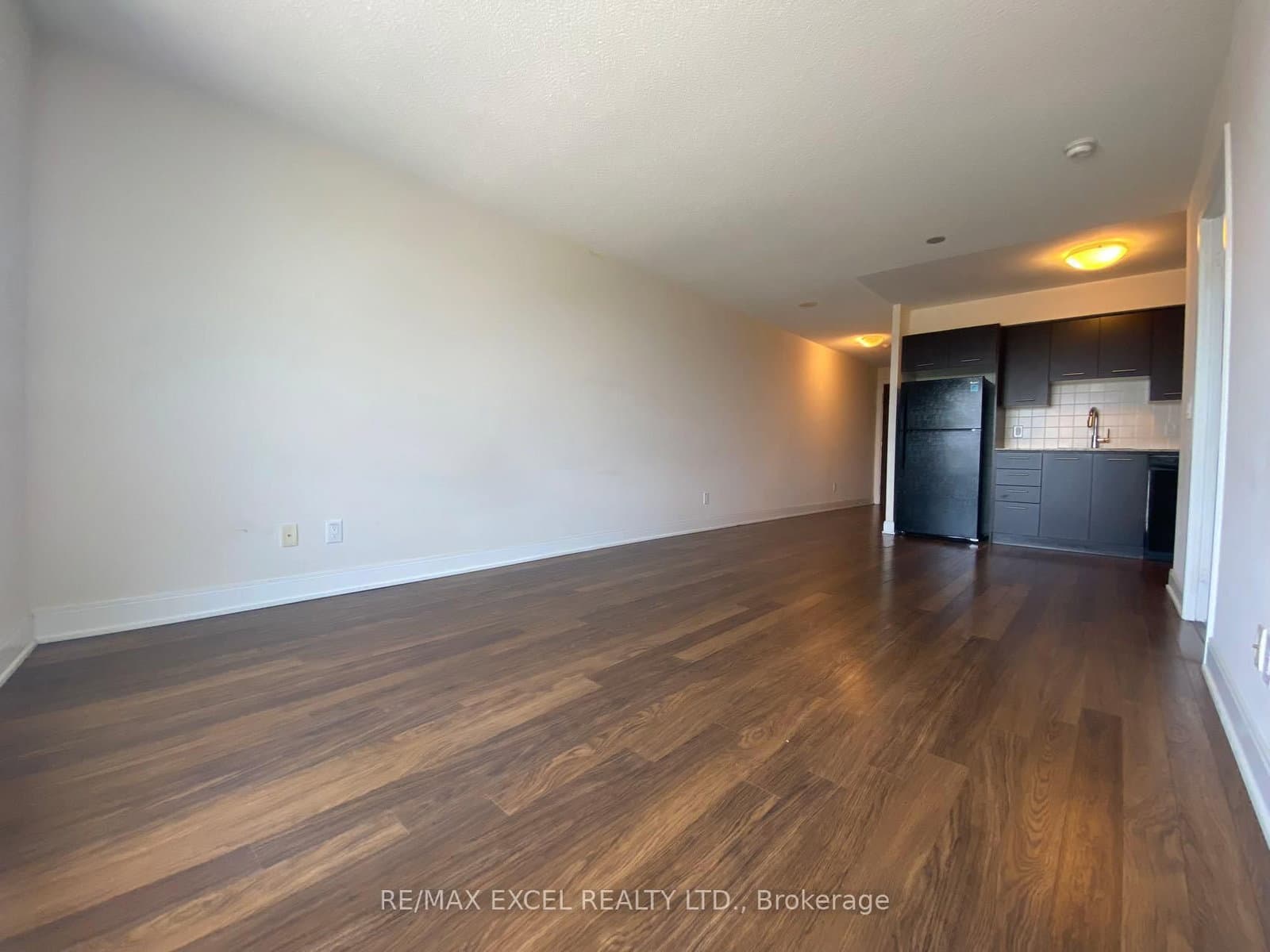 125 Village Green Square, Unit 3901 thumbnail 15