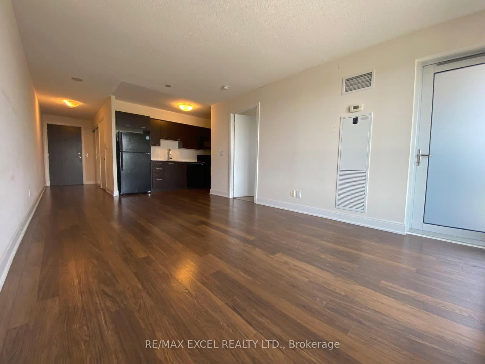 125 Village Green Square, Unit 3901 thumbnail 18