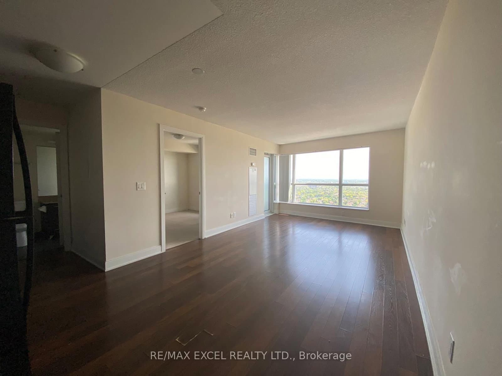 125 Village Green Square, Unit 3901 thumbnail 2