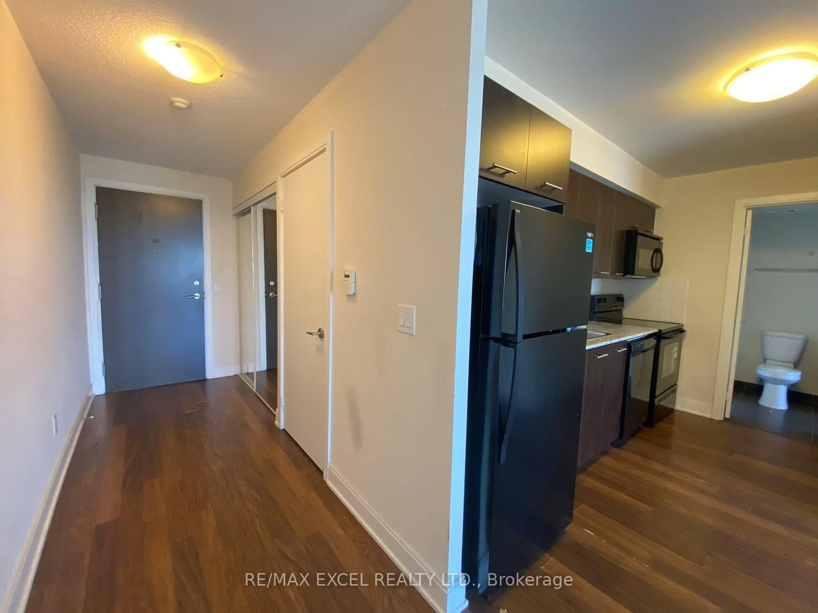 125 Village Green Square, Unit 3901 thumbnail 4