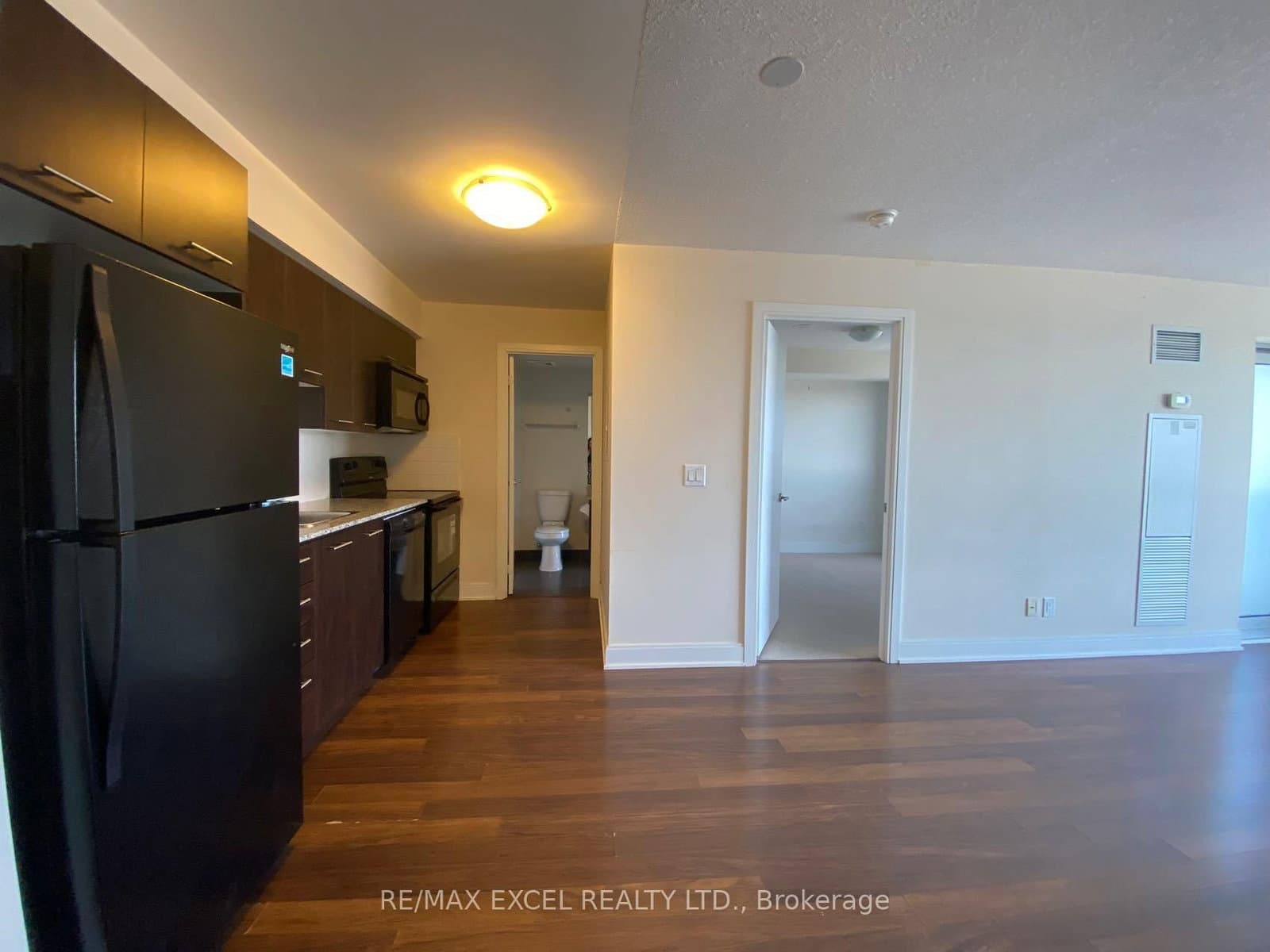 125 Village Green Square, Unit 3901 thumbnail 5