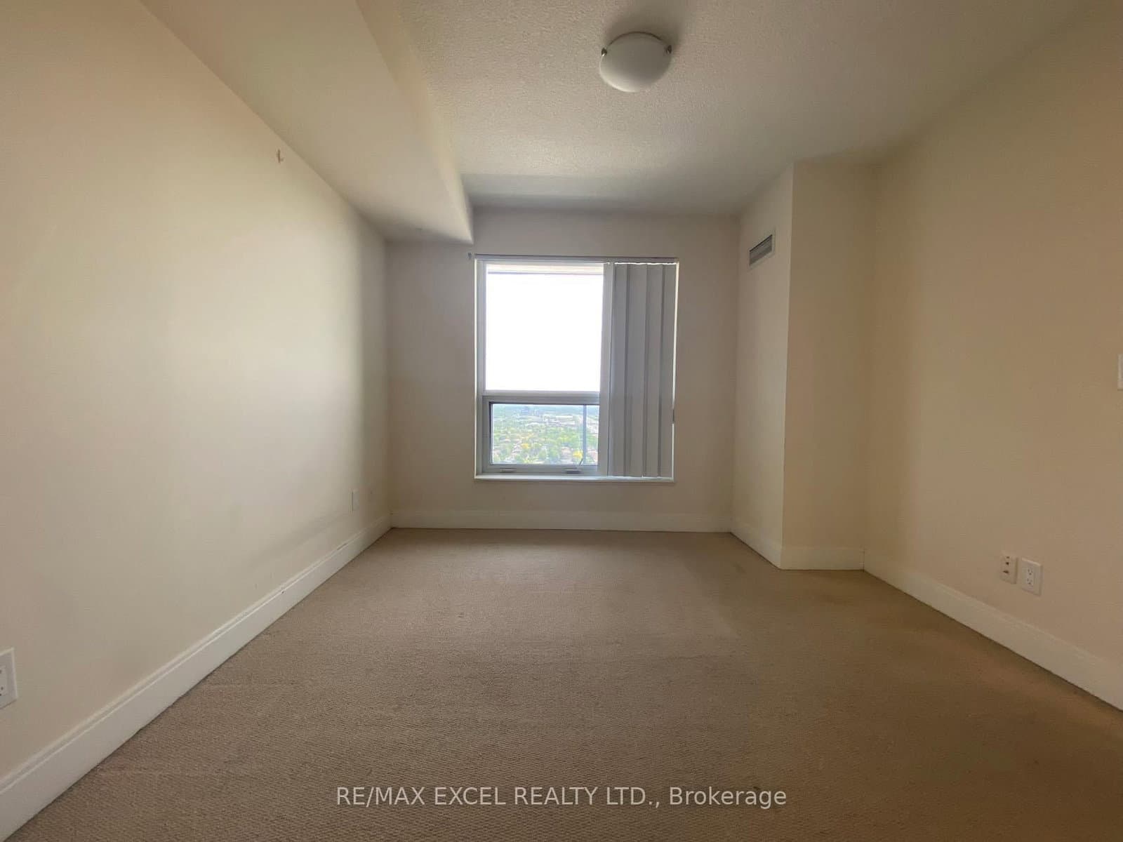 125 Village Green Square, Unit 3901 thumbnail 8