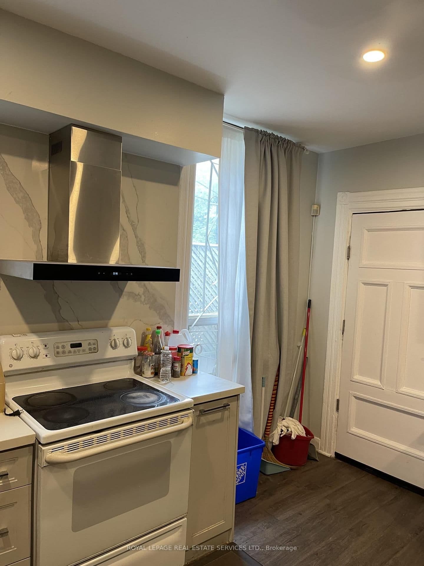 753 Gerrard Street E, Unit 2 thumbnail 2