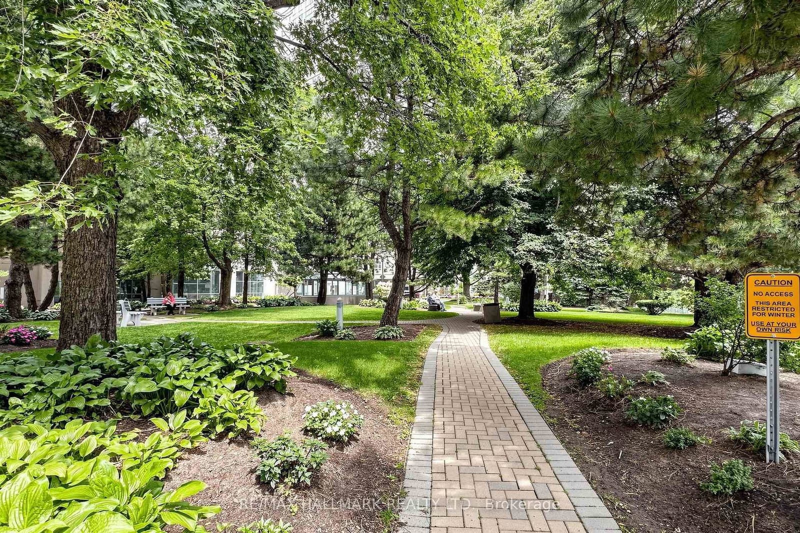 68 Corporate Drive, Unit 621 thumbnail 3